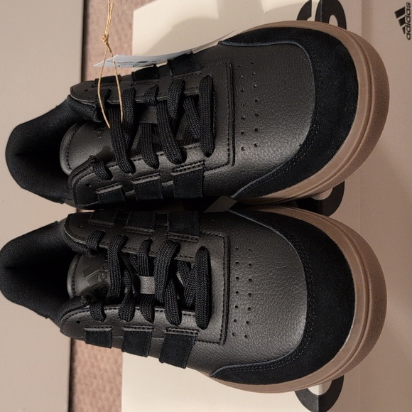 Adidas Courtblock Black Tennis Sneakers NWT in Mens 7 - Picture 5 of 11